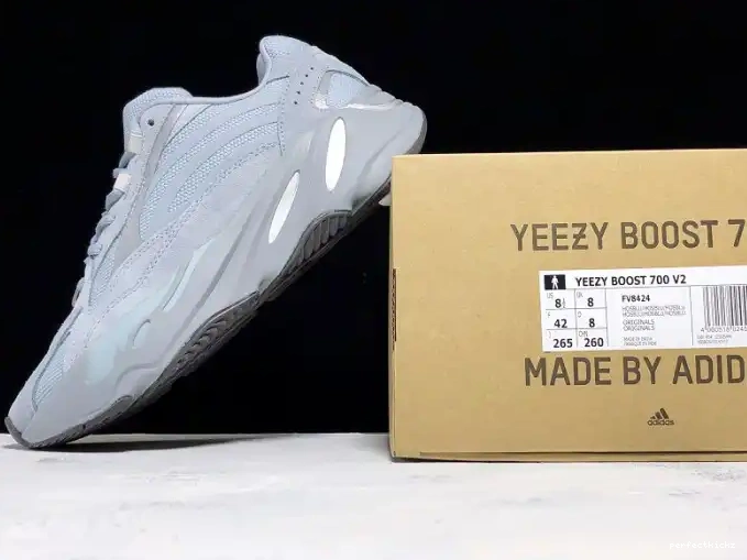 Blue FV8424 Hospital Adidas Yeezy 700 Boost v2 0625